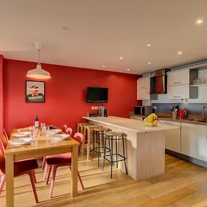 https://biolay-2.hotels-rhonealpes.com